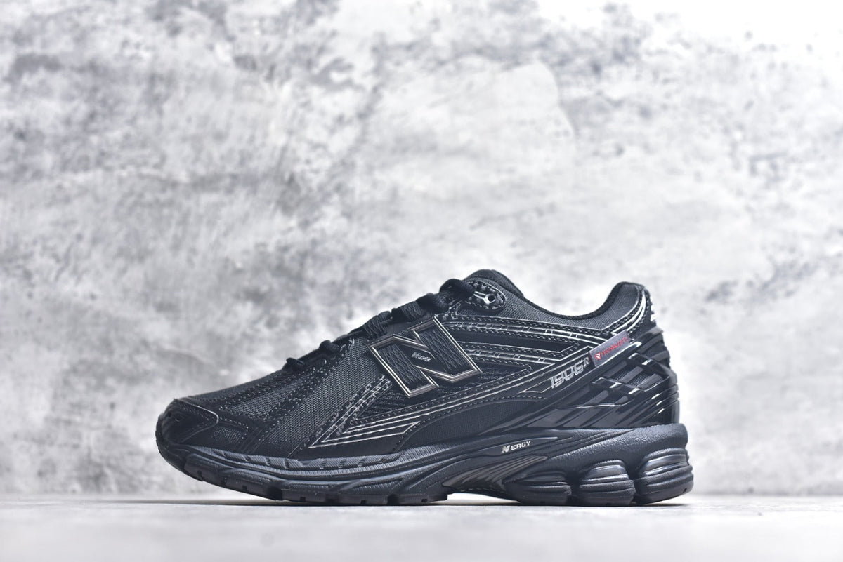 New Balance 1906R – Black / Silver