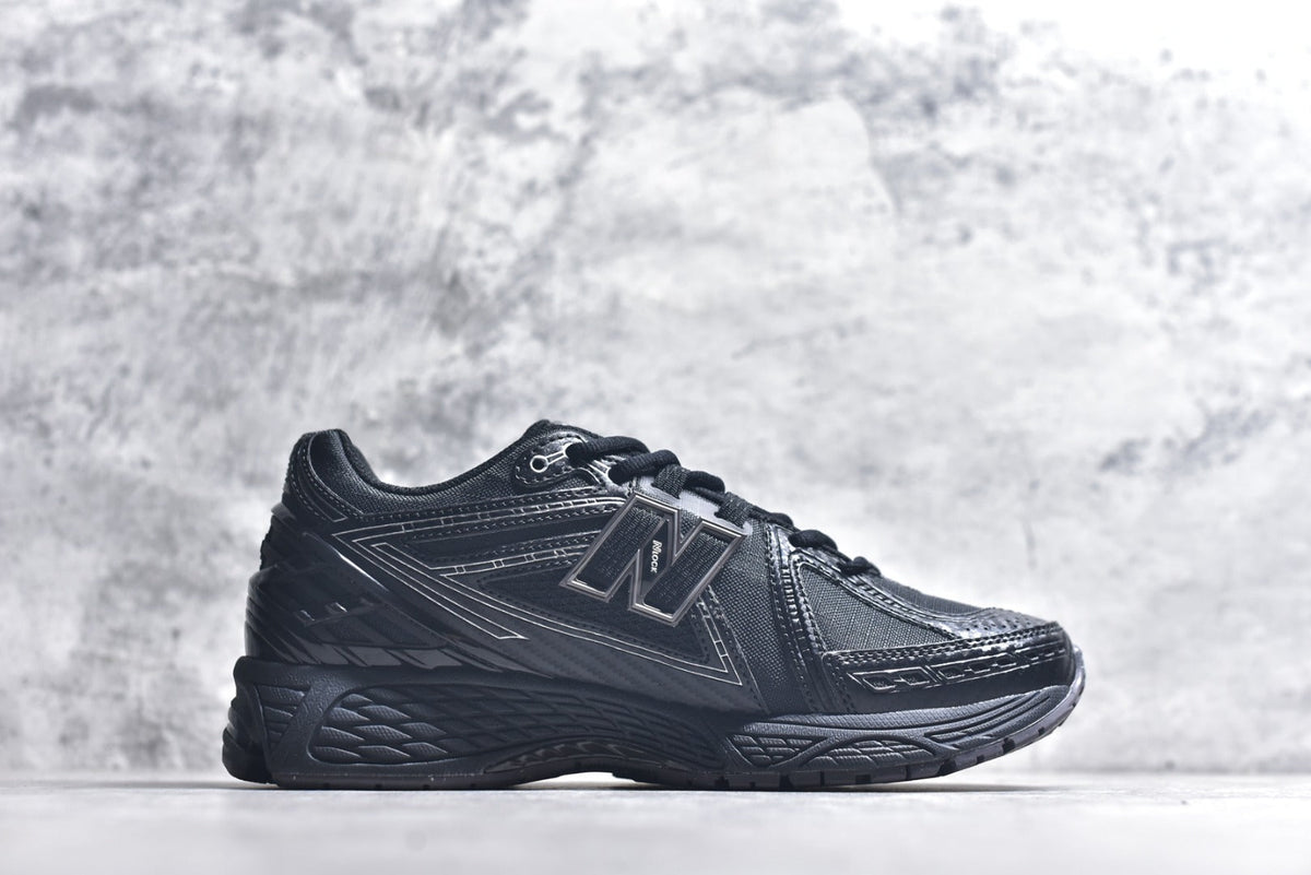 New Balance 1906R – Black / Silver