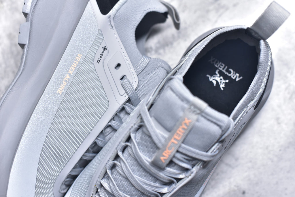 Arc’teryx Vertex Alpine GTX – Solitude / Graphite