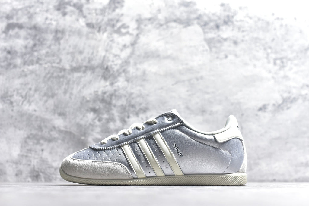 Adidas Originals Japan – Classic Low-Top Trainer | White / Silver