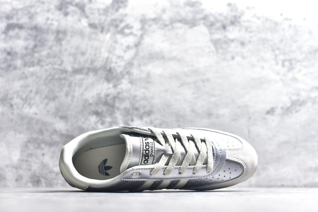 Adidas Originals Japan – Classic Low-Top Trainer | White / Silver