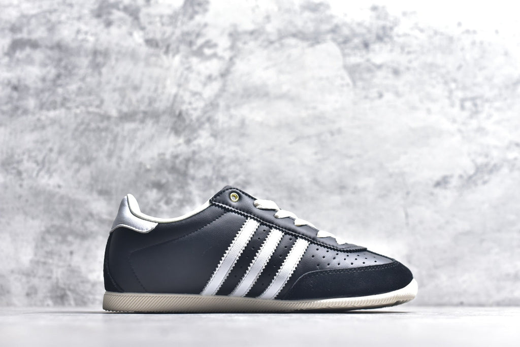 Adidas Originals Japan – Classic Low-Top Trainer | Black / White
