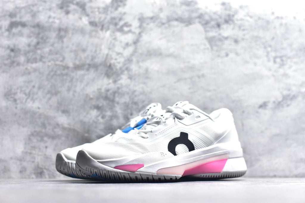 On THE ROGER Pro Fire – Low-Top Tennis Shoe