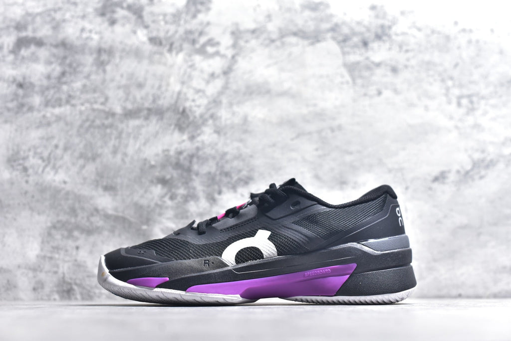 On THE ROGER Pro Fire – Low-Top Tennis Shoe