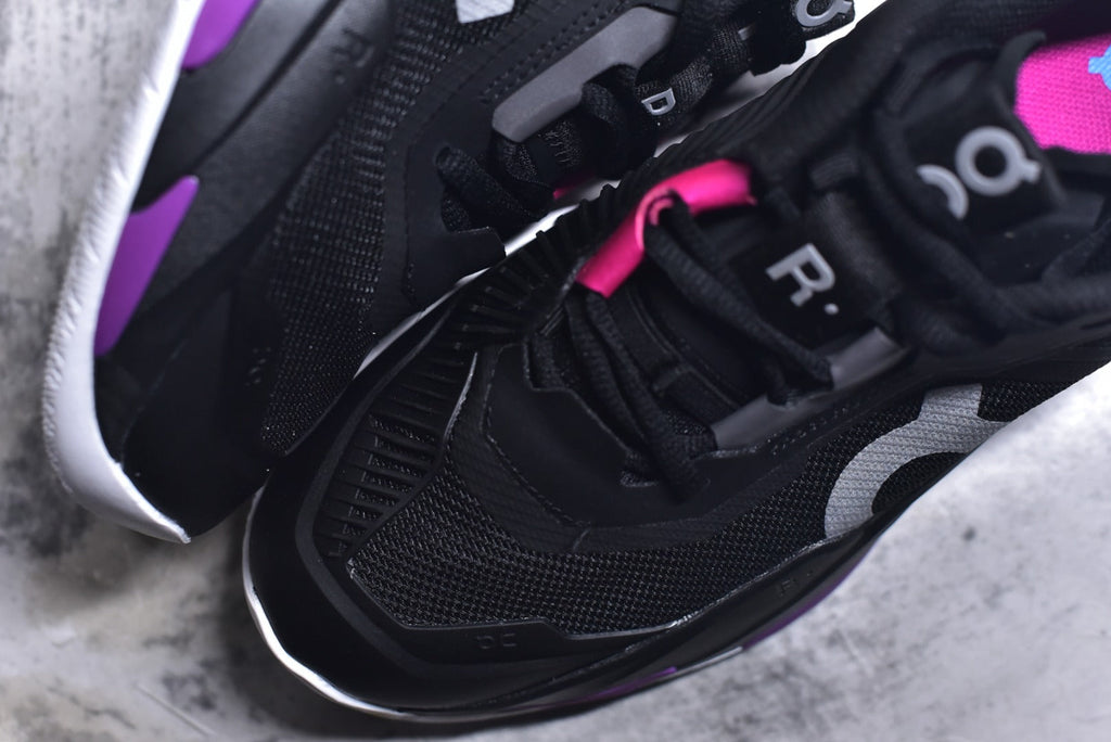 On THE ROGER Pro Fire – Low-Top Tennis Shoe