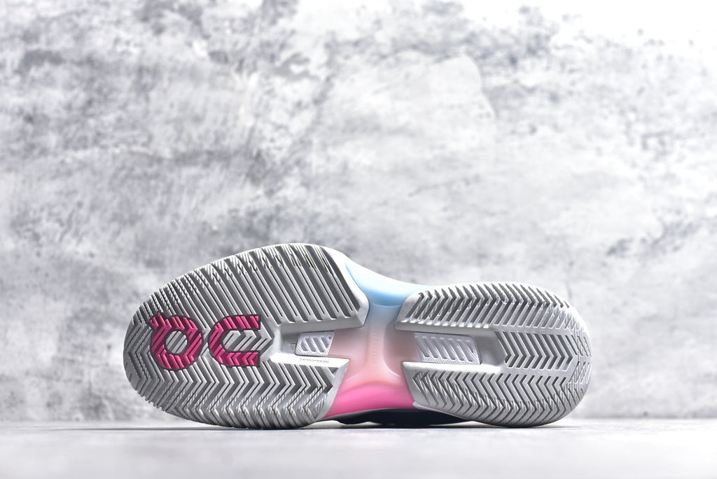 On THE ROGER Pro Fire – Low-Top Tennis Shoe