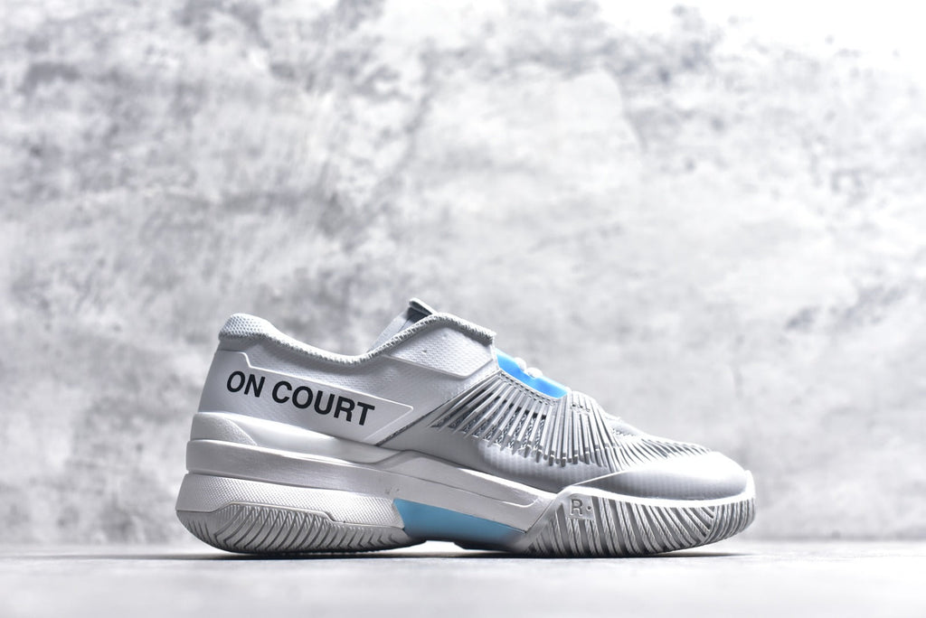 On THE ROGER Pro Fire – Low-Top Tennis Shoe