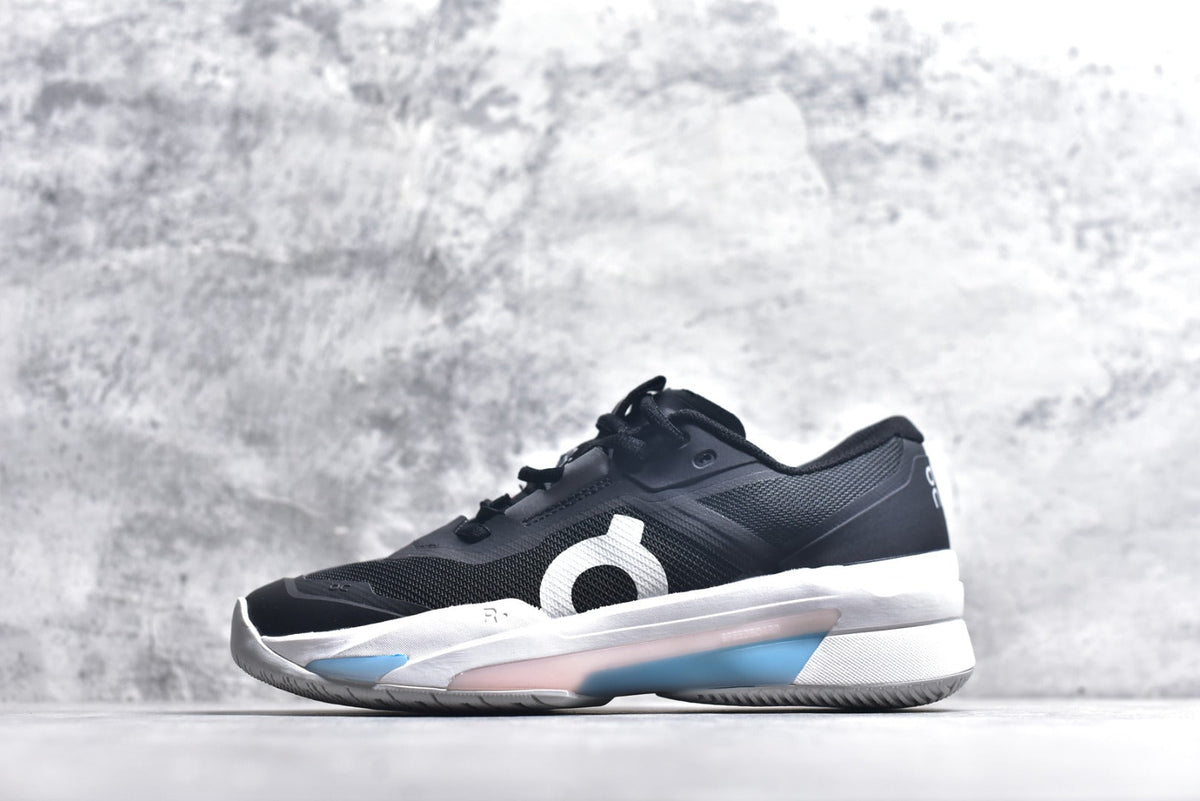 On THE ROGER Pro Fire – Low-Top Tennis Shoe
