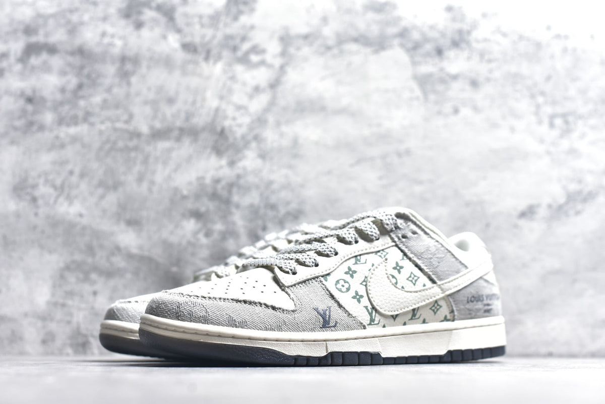 Nike SB Dunk Low Light Grey/Cream Monogram Print Sneaker XX3168-141