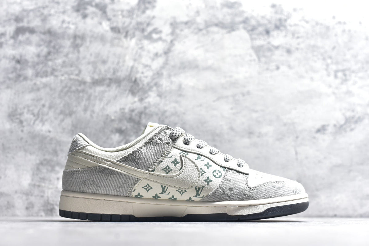 Nike SB Dunk Low Light Grey/Cream Monogram Print Sneaker XX3168-141