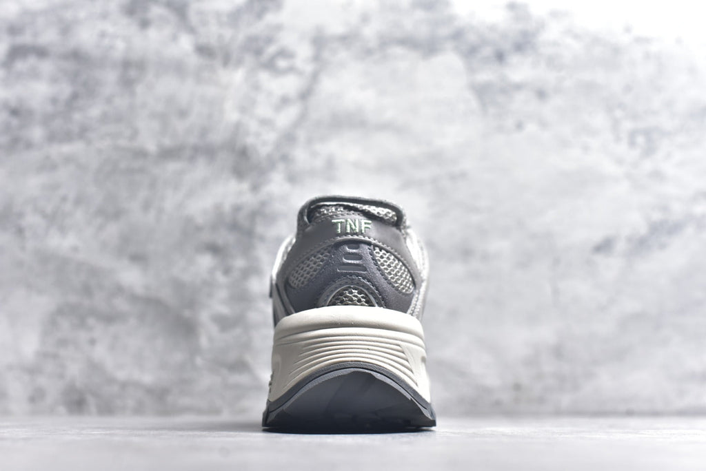 The North Face Hedgehog Low-Top Hiking Shoe NF0A8ADU-7E8