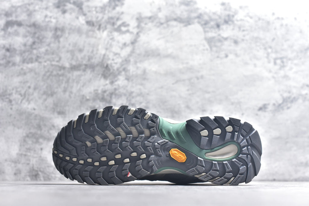 The North Face Hedgehog Low-Top Hiking Shoe NF0A8ADU-7E8