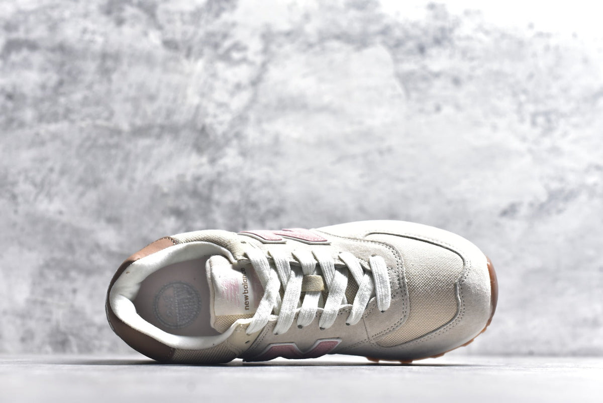 New Balance 574 Retro Low-Top Running Sneaker WL574NR2