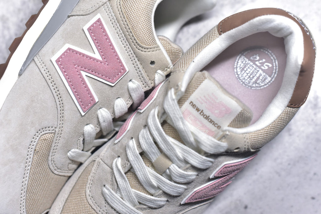 New Balance 574 Retro Low-Top Running Sneaker WL574NR2