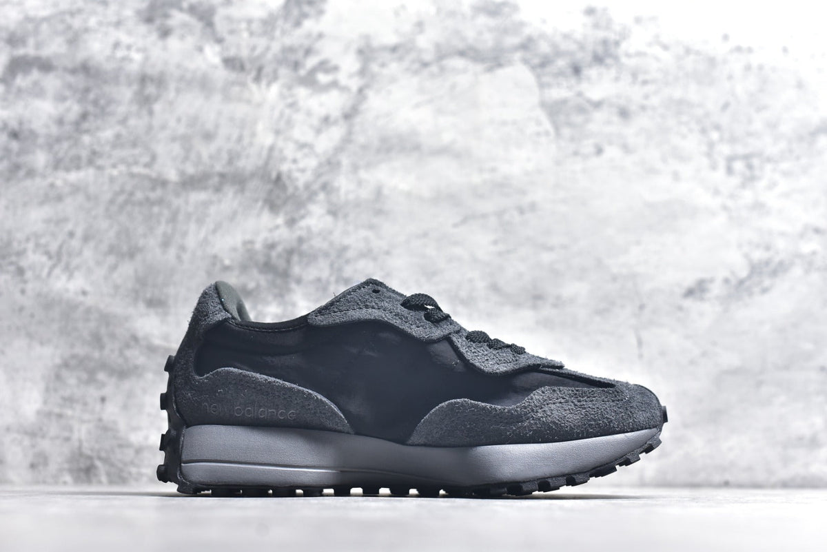 New Balance 327 Retro Low-Top Lifestyle Sneaker U327WCD