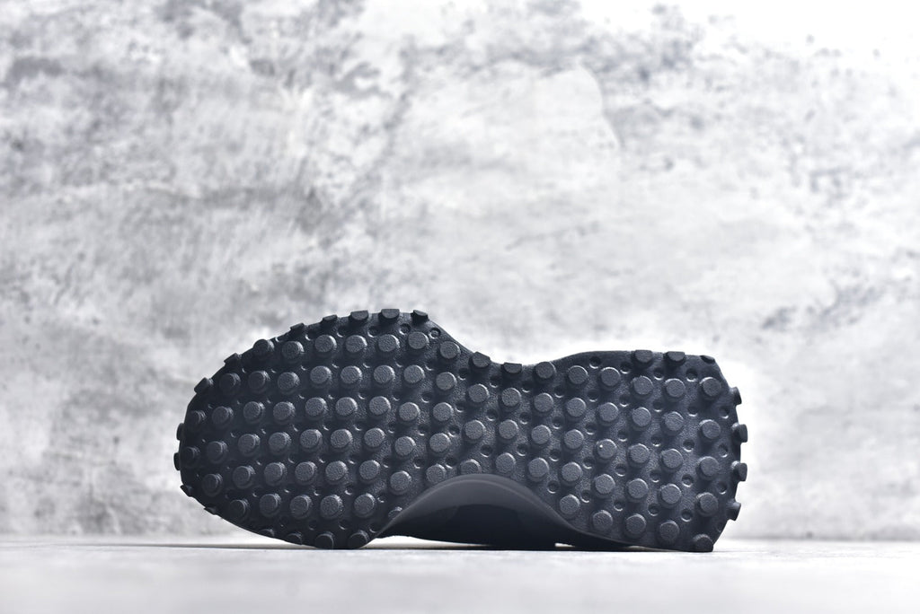 New Balance 327 Retro Low-Top Lifestyle Sneaker U327WCD