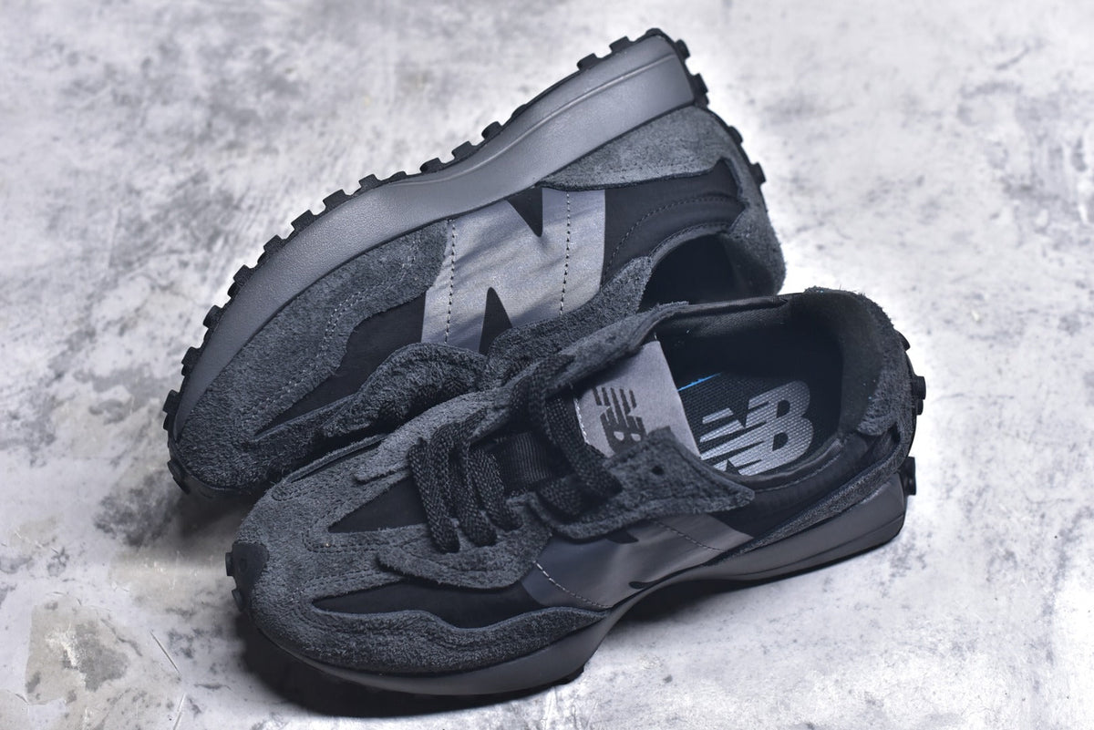 New Balance 327 Retro Low-Top Lifestyle Sneaker U327WCD