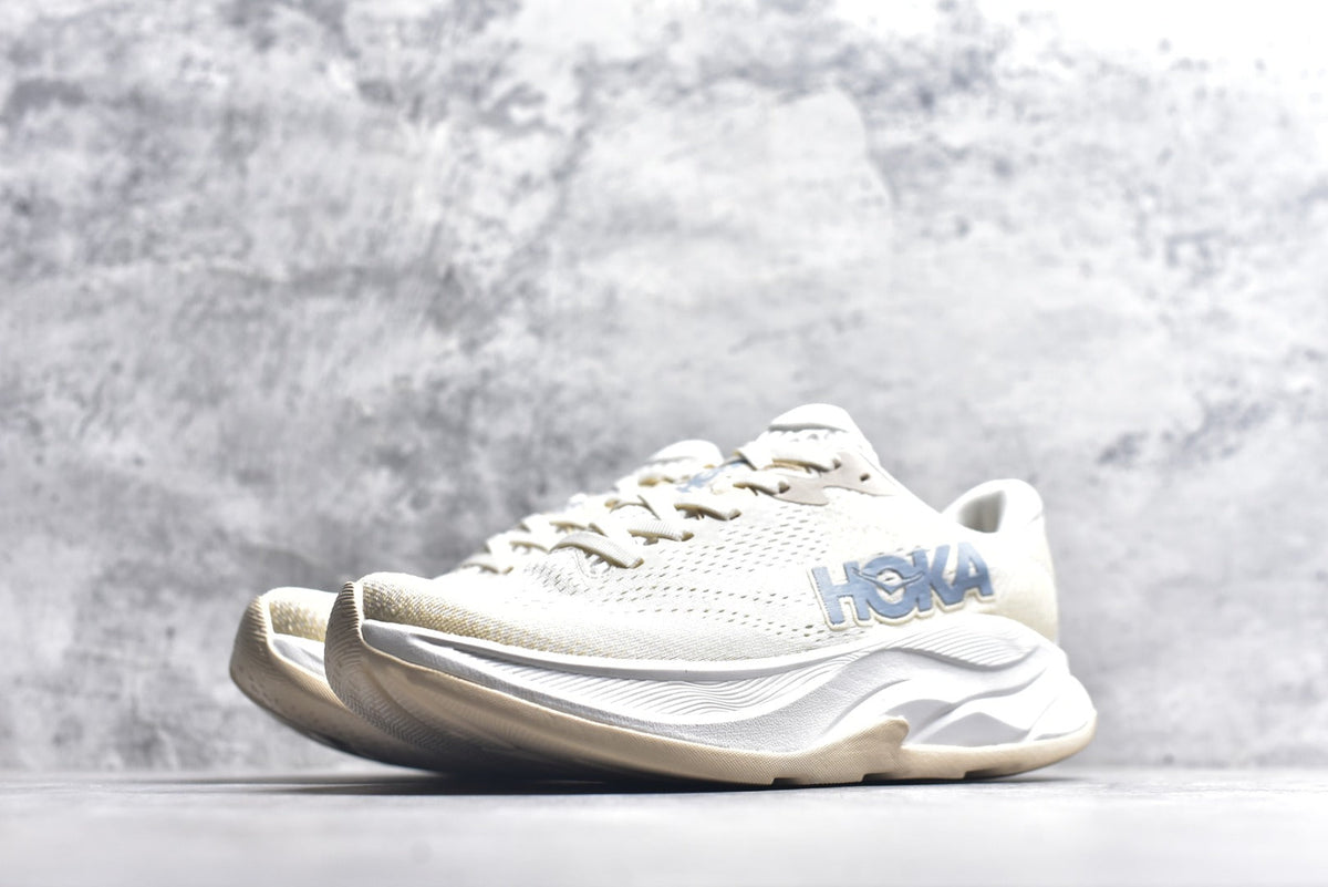 Hoka One One Rincon 4 Low-Top Running Shoe 1155130-ARK