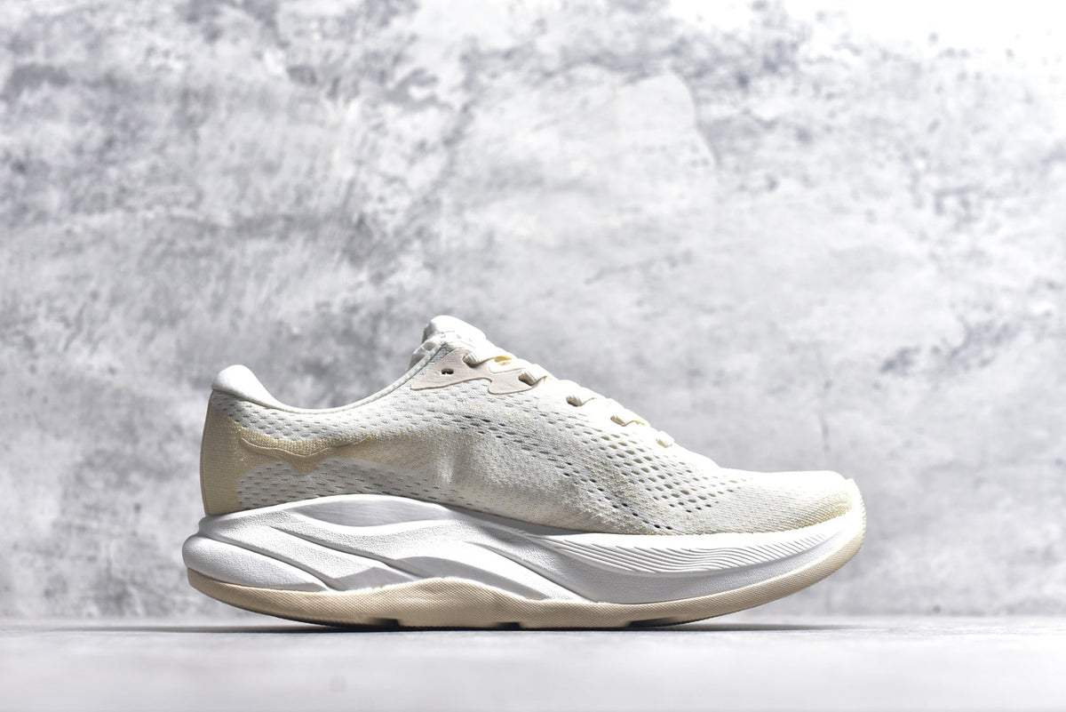 Hoka One One Rincon 4 Low-Top Running Shoe 1155130-ARK