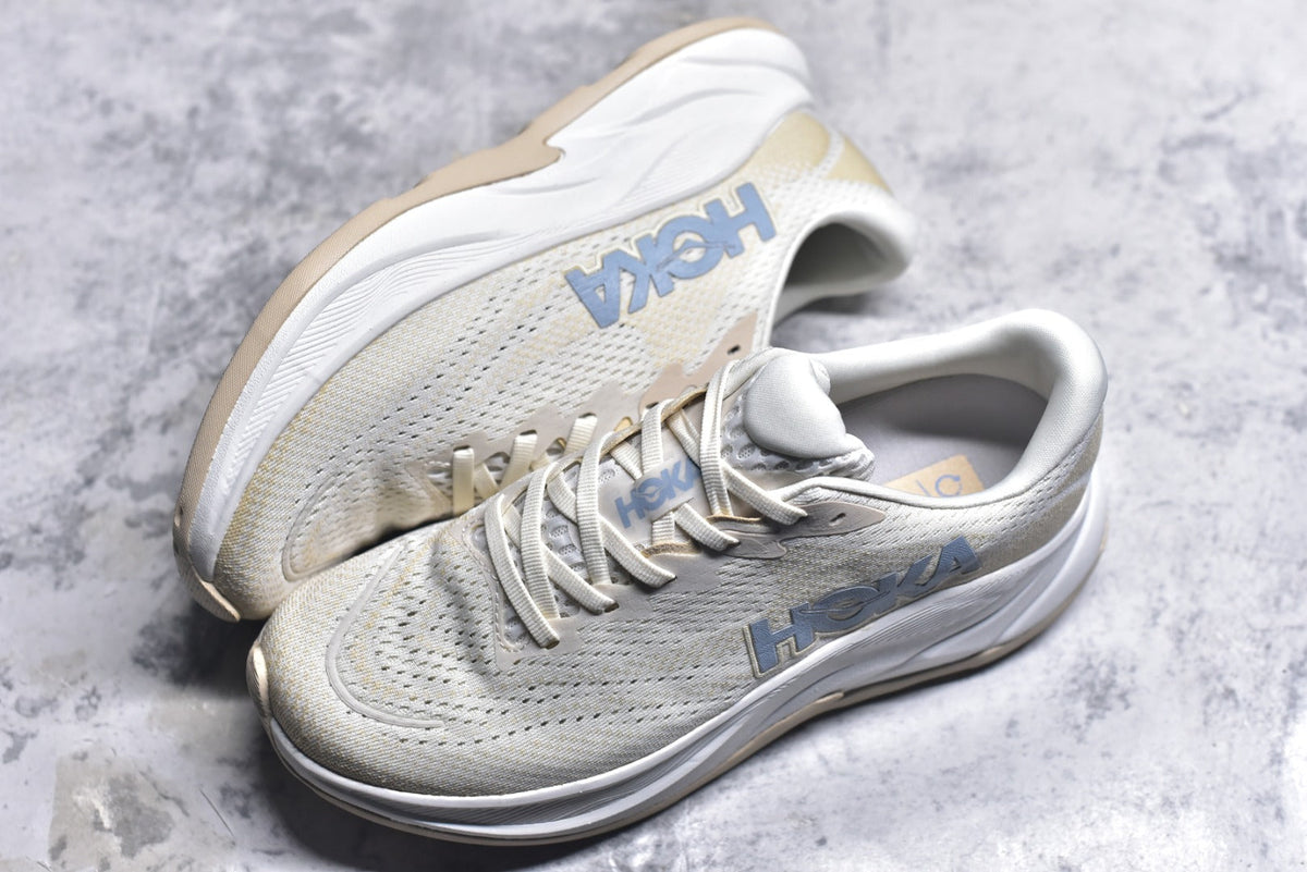 Hoka One One Rincon 4 Low-Top Running Shoe 1155130-ARK