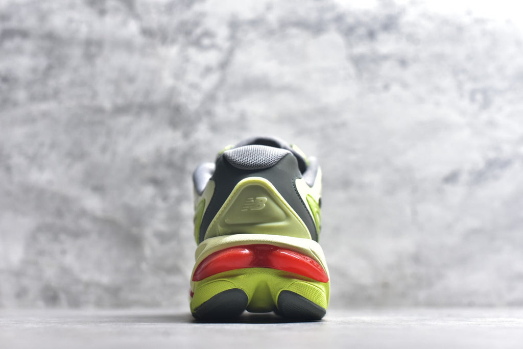 New Balance 983 | Retro Casual Running Shoe