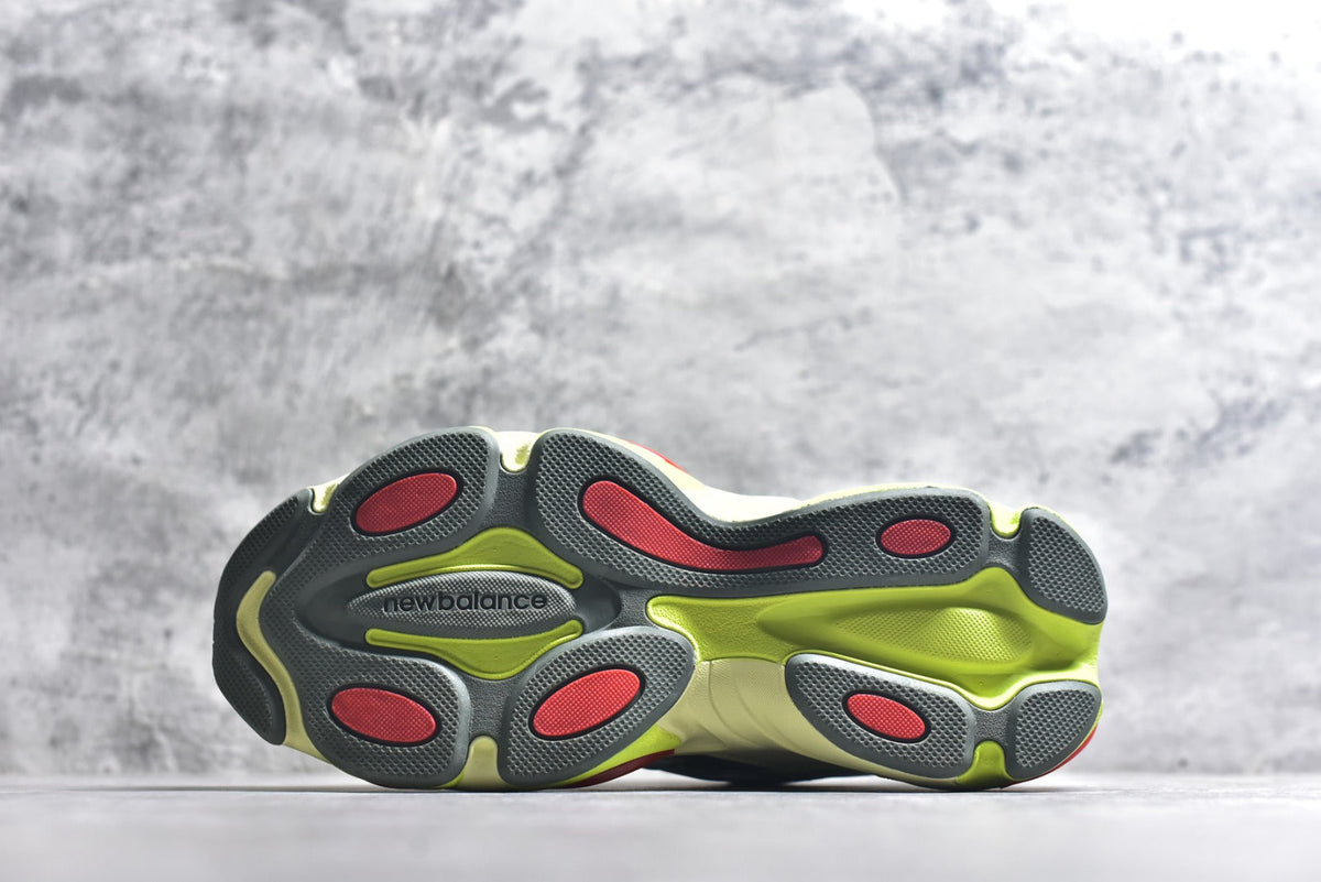 New Balance 983 | Retro Casual Running Shoe
