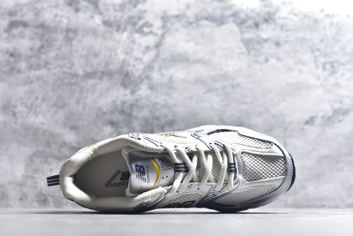 New Balance 530 | Retro Casual Running Shoe (MR530153)