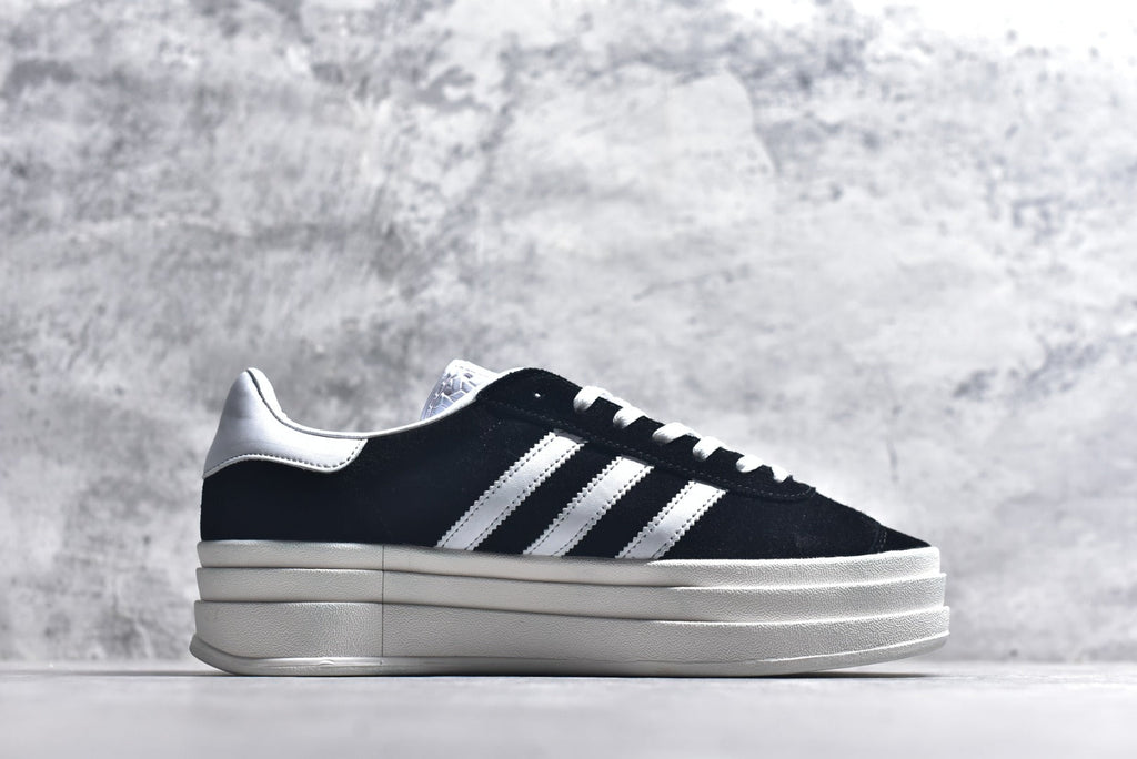 Adidas Originals Samba OG | Retro Classic Lightweight Low-Top Skate Shoe (HQ6912)