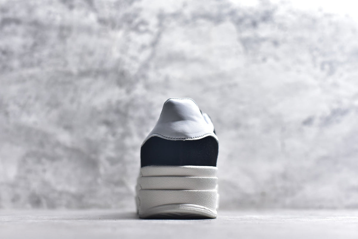 Adidas Originals Samba OG | Retro Classic Lightweight Low-Top Skate Shoe (HQ6912)