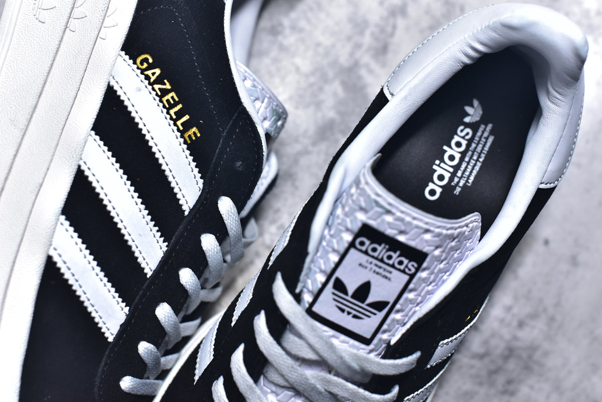 Adidas Originals Samba OG | Retro Classic Lightweight Low-Top Skate Shoe (HQ6912)