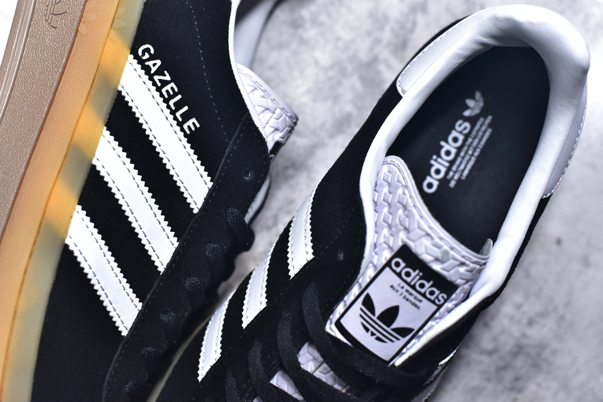 Adidas Originals Samba OG | Retro Classic Lightweight Low-Top Skate Shoe (IE0876)