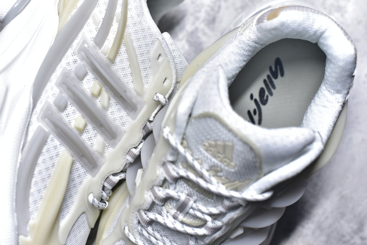 Adidas Originals Adistar Jellyfish | Retro Cushioned Non-Slip Running Shoe (KH6730)