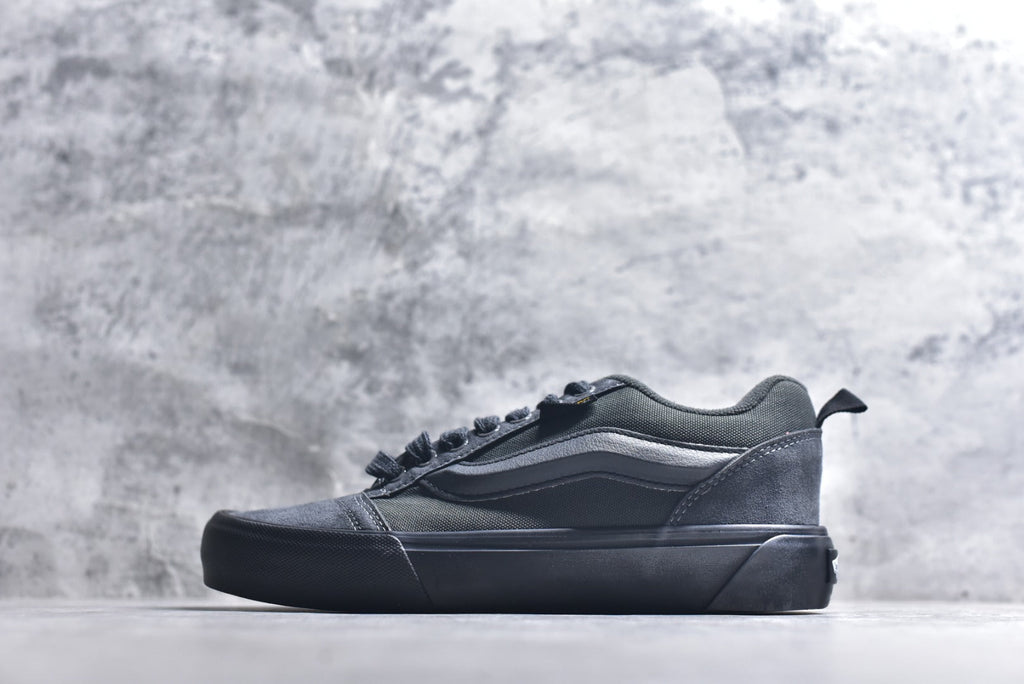 Vans Knu Skool Cordura | Low-Top Skate Shoe – Black/Grey (VN000EE6O79)