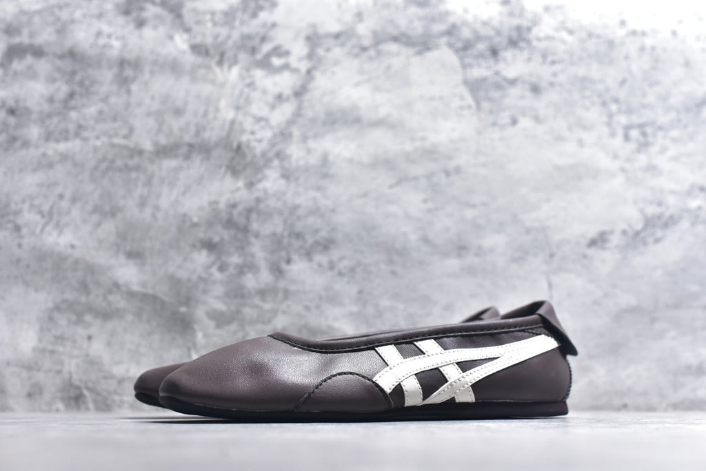 Onitsuka Tiger GYMNARINA Women's Tan Mary Jane Shoes