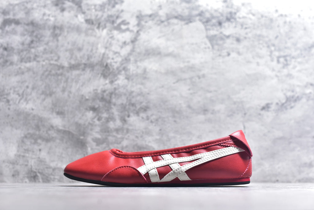 Onitsuka Tiger GYMNARINA Women's Red Mary Jane Shoes