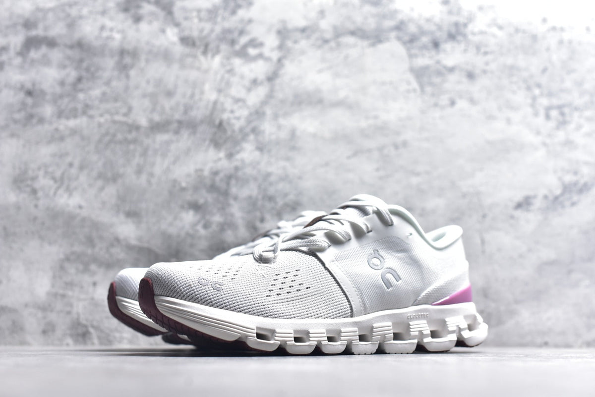 On Cloud X 4 Low-Top Training & Running Shoe – Unisex