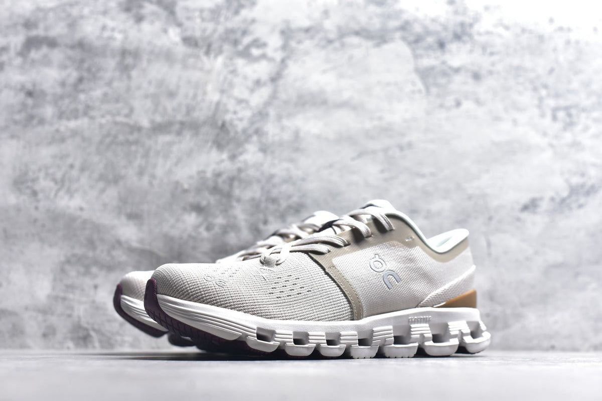 On Cloud X 4 Low-Top Training & Running Shoe – Unisex