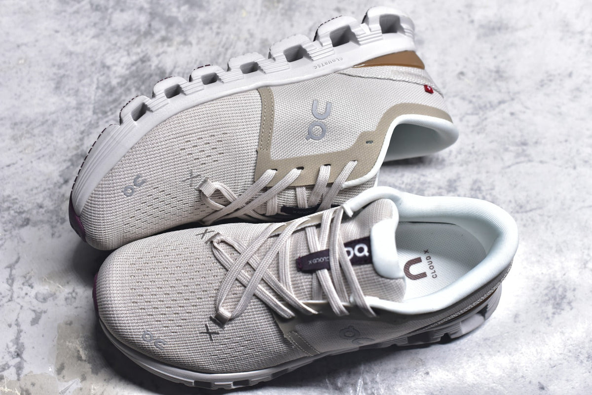 On Cloud X 4 Low-Top Training & Running Shoe – Unisex