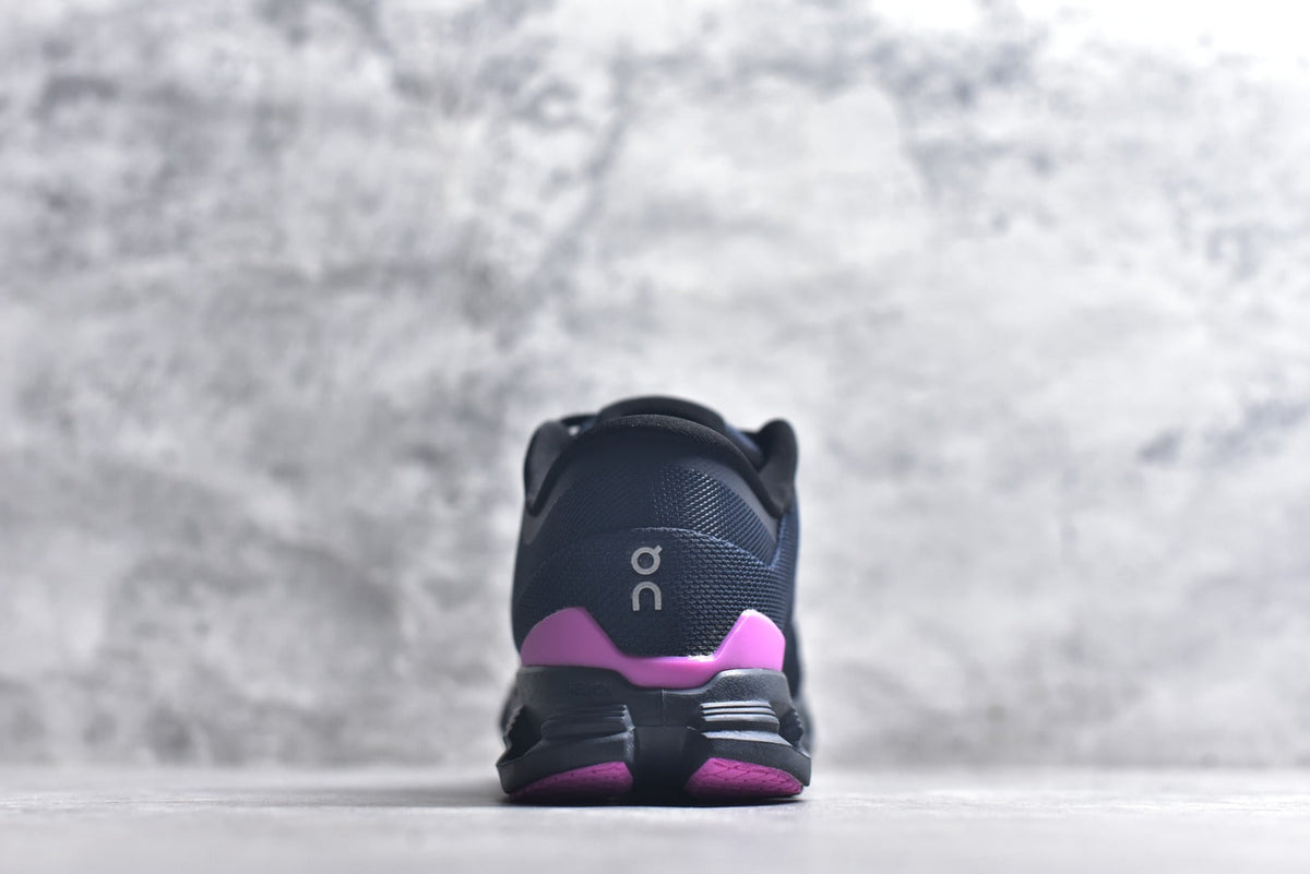 On Cloud X 4 Low-Top Training & Running Shoe – Unisex