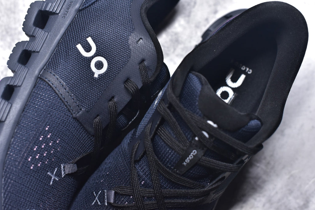 On Cloud X 4 Low-Top Training & Running Shoe – Unisex