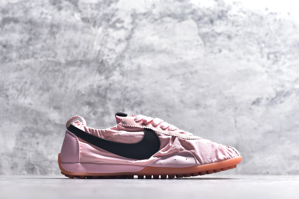 Jacquemus x Nike Jacumoon Low-Top Lifestyle Casual Sneaker – Pink | Unisex | Style No. HV8547-800