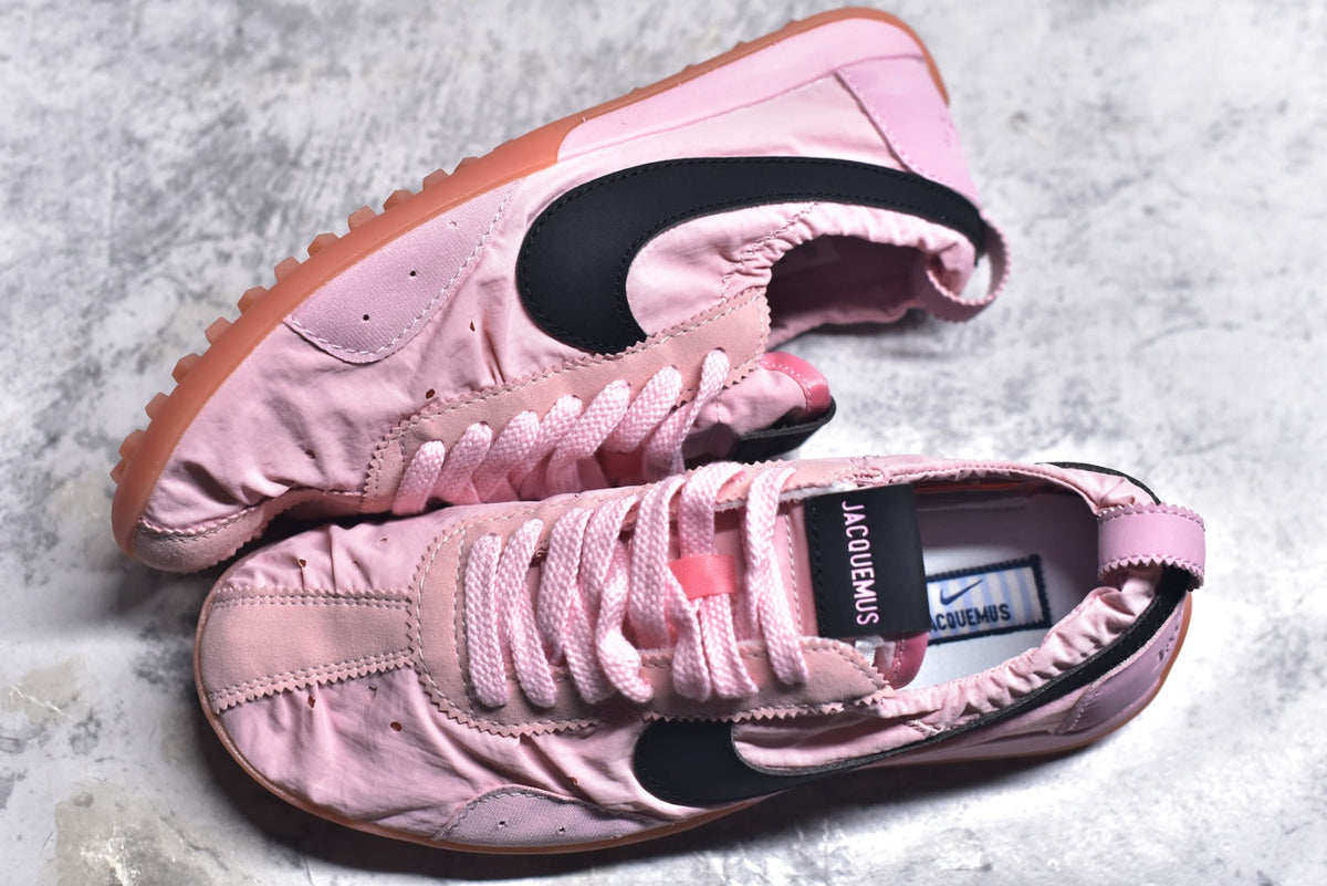 Jacquemus x Nike Jacumoon Low-Top Lifestyle Casual Sneaker – Pink | Unisex | Style No. HV8547-800